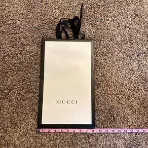GUCCi SHOPPiNG BAG